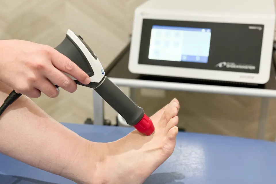 中足骨疲労骨折に対する体外衝撃波